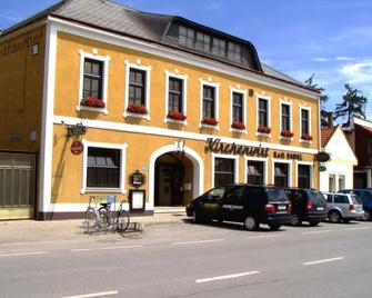 Weinhotel Kirchenwirt - Gols - Building