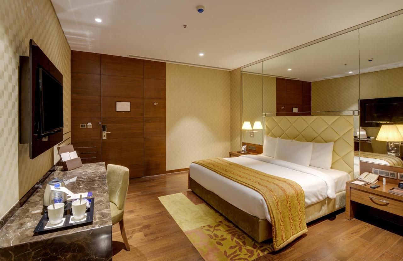 Niranta Airport Transit Hotel & Lounge Terminal 2 Arrivals