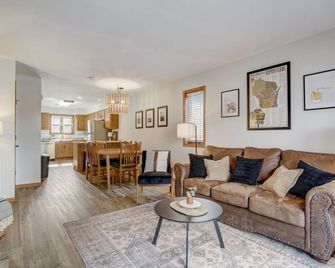 Peyton's Place at Tamarack - Great Location! - Wisconsin Dells - Sala de estar