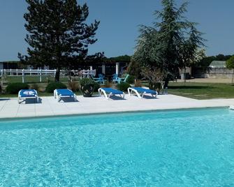 Camping Au Clos de Beaulieu - Le Louroux - Piscina