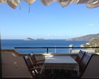 Kalkan Turk Evi - Kalkan - Balcón