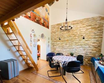 Hillhouse - Gradil - Comedor