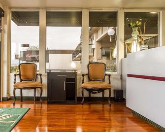 Quality Inn & Suites Silicon Valley - Santa Clara - Lobby