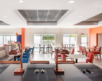 Holiday Inn Express & Suites Spring Hill By IHG - Spring Hill - Restaurante