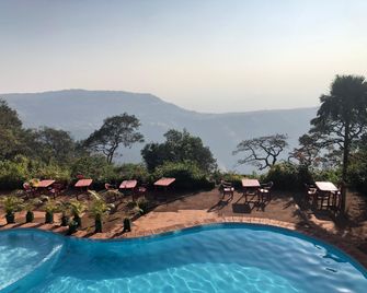 Lords Central Hotel - Matheran - Balcony