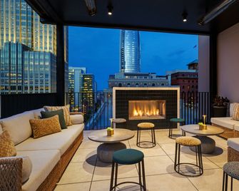 The Peregrine Omaha Downtown Curio Collection by Hilton - Omaha - Lounge