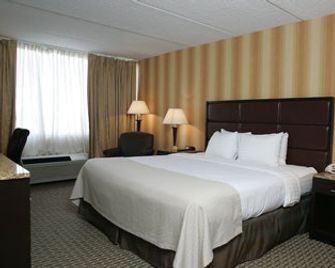 E Hotel Banquet & Conference Center - Edison - Makuuhuone