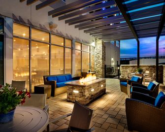 Holiday Inn Express & Suites Cincinnati North - Liberty Way By IHG - West Chester - Patio