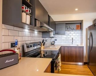 Coco Sunset #65 Fully Remodeled 2 bed Ocean View condo - Playa Matapalo - Cocina