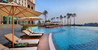 Flc Halong Bay Golf Club & Luxury Resort - Hạ Long - Bể bơi