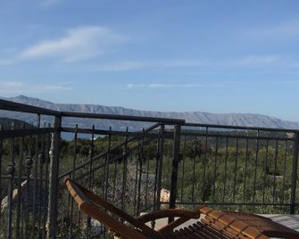 Holiday Home Katia / Panoramic View / Large Garden - Pučišće - Balcony