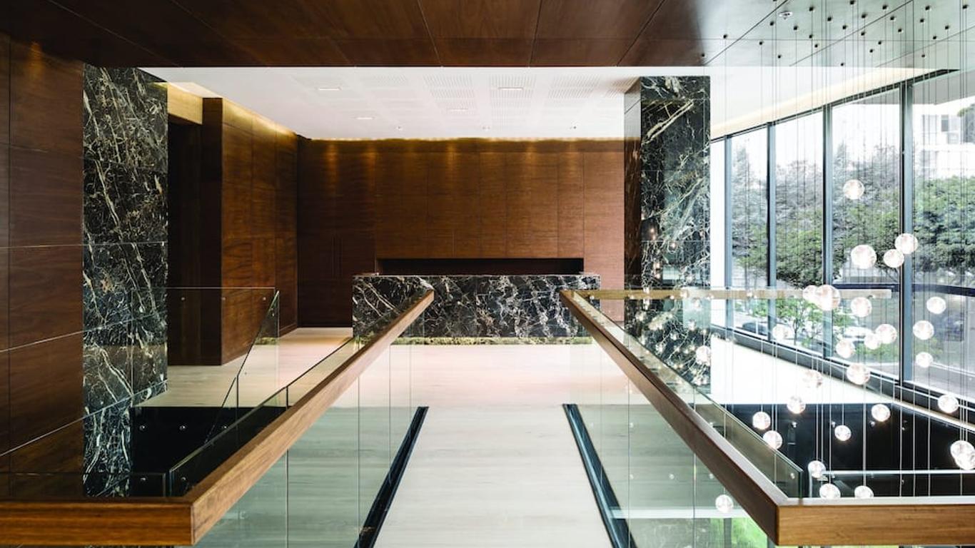8010 Urban Living