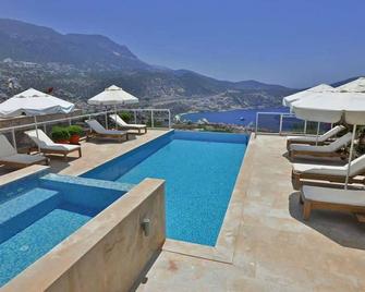 Luxury villa with sea view close to the center - Antalya - Piscina