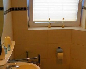 Feriendomizil Belvedere - Dorpen - Badkamer