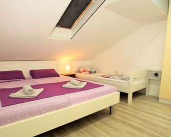 Novalja Penthouse Apartment - Novalja - Schlafzimmer