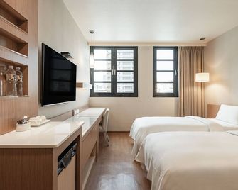 Kindness Hotel - Kaohsiung Main Station - Kaohsiung City - Bedroom