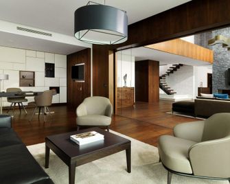 Minsk Marriott Hotel - Minsk - Bedroom