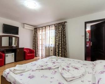 Pensiunea Andrei Rm Valcea - Râmnicu Vâlcea - Bedroom