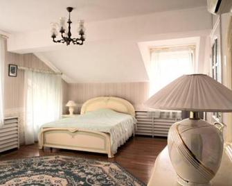 Boutique Hotel Redhouse - Yaroslavl - Camera da letto