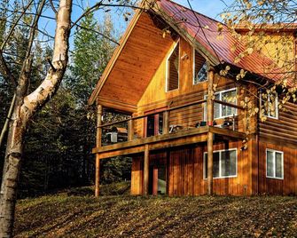 Cozy lakefront cabin on Big Beaver Lake - Big Lake - Building