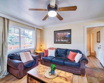 Rare unit layout making it easy to share Tahoe with friends & family! - South Lake Tahoe