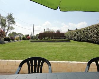 Charming House Near The Sea - Plélo - Patio