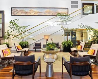 Luana Waikiki Hotel & Suites - Honolulu - Lobby
