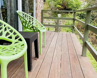 The Golden Peak Hotel - Mukteshwar - Balcony