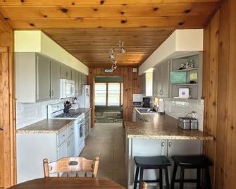 Balsam Lake Sunset Cabin with WiFi & Sauna - Balsam Lake - Kuchnia