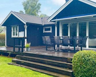 4 Star Holiday Home in Hagby - Ljungbyholm - Patio