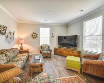 Hampton Condo, Close to Beaches! - Hampton - Stue