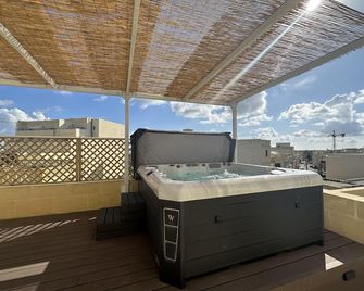 Ta' Pinu Spa Suite - Luxury Heritage Living - Żebbuġ (Gozo) - Balkon