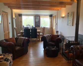 Ffos y Ffin - Ascension in the Fields - Lampeter - Living room