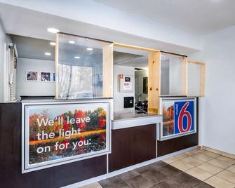 Motel 6 Richmond Airport - Sandston - Resepsjon