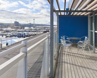 Holiday Club Tampereen Kehräämö Apartments - Tampere - Balkón