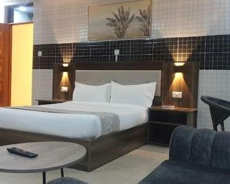 401 Restaurant & Accommodation - Naivasha