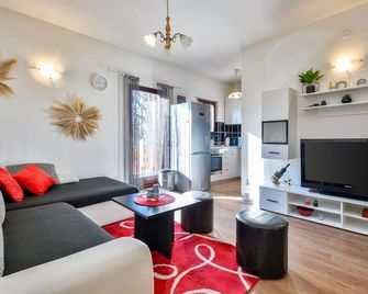 Stunning Home In Gornje Stative - Karlovac - Wohnzimmer