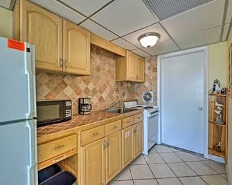 Wildwood Crest Condo w/ Pool: Walk to Restaurants! - Wildwood Crest - Cocina