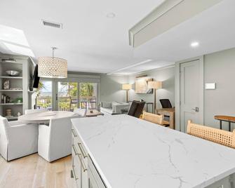New Listing! Seagrove Villa 3A - Luxurious Ocean View! - Isle of Palms - Dining room