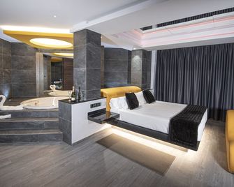 Hotel Luve - Sant Antoni de Benaixeve