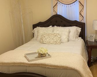 The Baker Chateau. Dothan Alabama near the Medical Center - Dothan - Bedroom