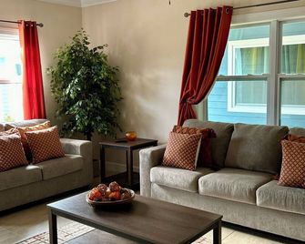 Luxurious Exuma 2 Bdrm Apartment, Newly Built, #2 - Farmer’s Hill - Sala de estar