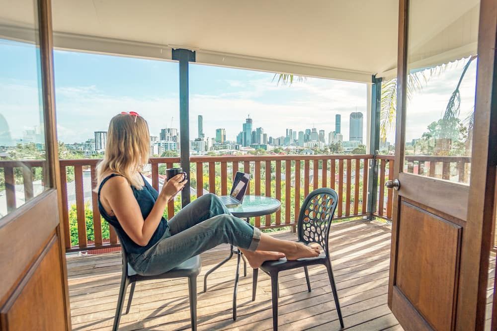 سَموير تو ستاي باكباكرز - بريسبان - شرفة