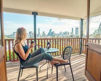 Somewhere To Stay Backpackers - Brisbane - Balkong