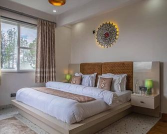 Alaya Stays Trios Top Pet Friendly Apartments - Mukteshwar - Bedroom
