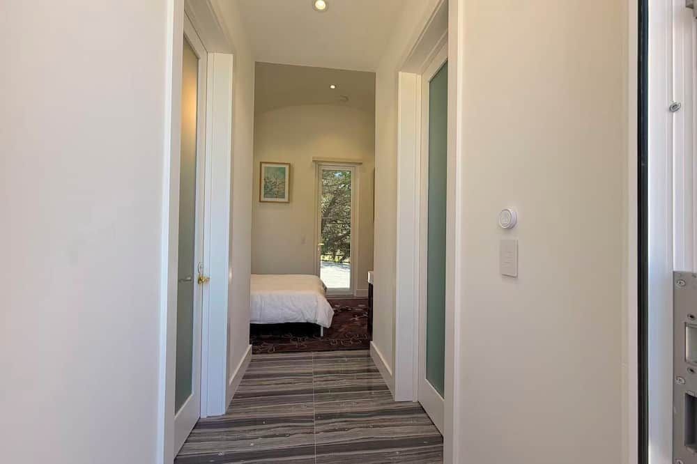 Luxury Garden Cottage Near Stanford