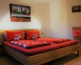 Ferienhaus Sport Rees, Familien-ferienwohnung, 30 Minuten Freiburg - Oberried - Schlafzimmer