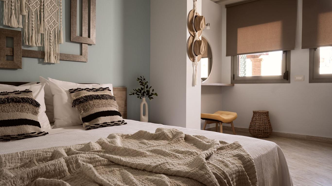 Laura Suites