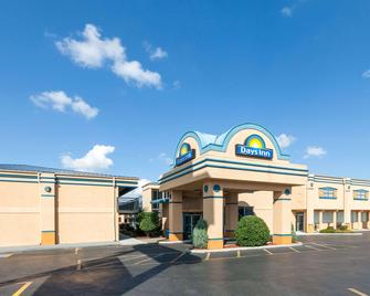 Days Inn by Wyndham Oklahoma City Fairground - Oklahoma City - Building