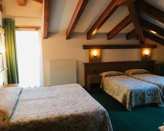 Hotel Santoni - Fucine - Slaapkamer